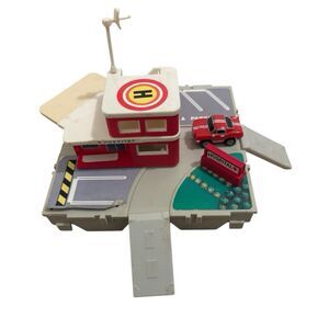 VINTAGE Micro Machines Travel City HOSPITAL Playset 1987 Galoob + Red Car